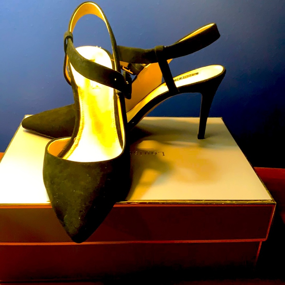 Size 10 Blk Suede with ankle strap. New in the box!
